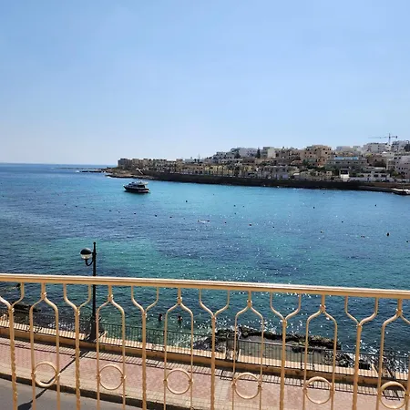 Seafront - Wifi - Sleeps 6 - Chriscourt * Marsaskala