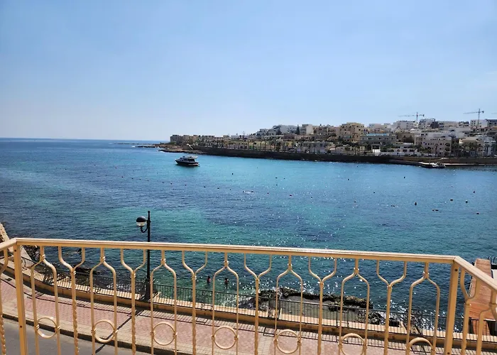 Seafront - Wifi - Sleeps 6 - Chriscourt * Marsaskala